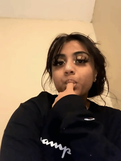 Big Tits & Clit Teen Bating /w Fingers & Toys