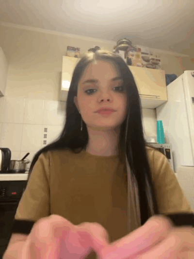 Two Webcam Girls Don’t Waste Time