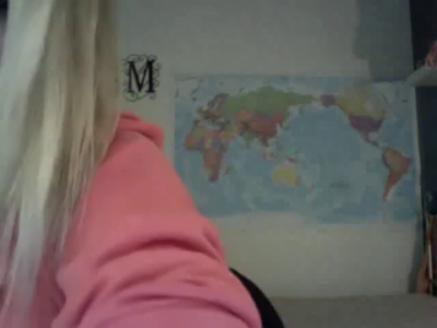 Busty Blonde /w Big Ass Bating & Scratching