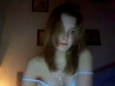 Young Wife Spreads Her Tight Pussy on Webcam