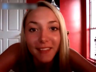 Slim Body Blonde Bating Her Pussy on Webcam